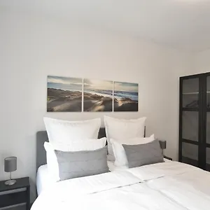 https://familienfreundliche-neubauwohnung-mit-terrasse.hamburg-hotels-de.com